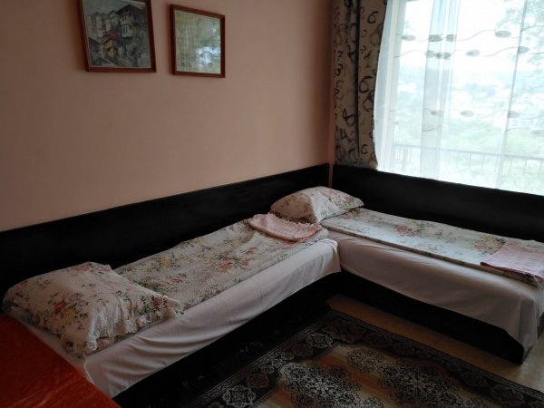 ROOM 4
