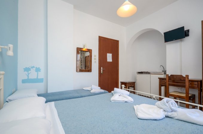 Economy triple room Naxos city center — φωτογραφία 6