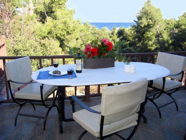 Villa Amalthea  in pinewood hill with sea view — photo 1