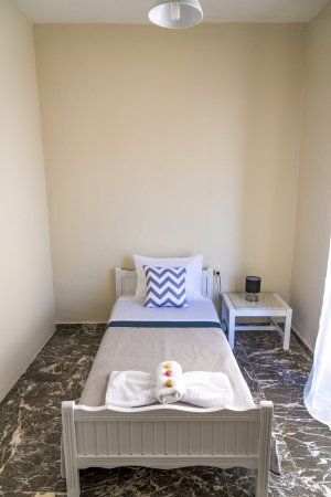 Sea side home — photo 3