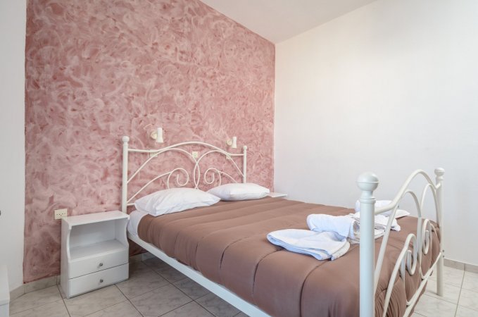 Depis economy double room Naxos town — photo 4