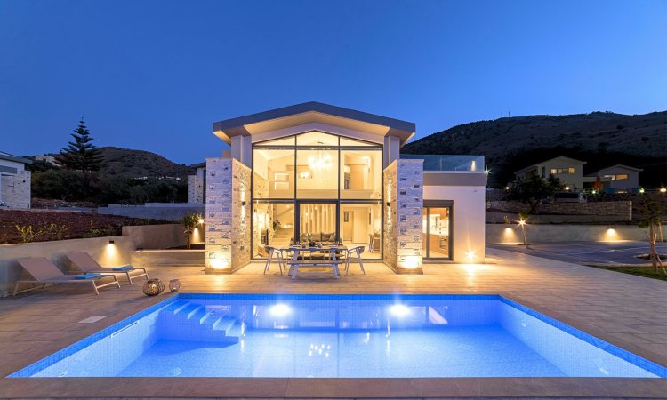 Moonlight Grand Villa Heated Pool