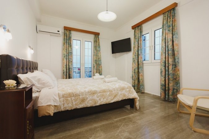 Deluxe Quadruple Sea and Village View ( Stellatos House) — photo 1