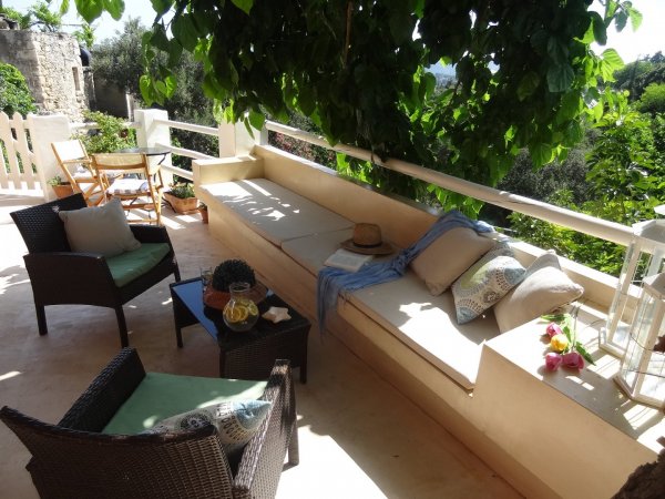 VILLA ZOI    WITH POOL IN QUIET VILLAGE SLEEPS 2 - 8 IN BEDS — photo 2