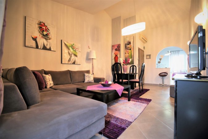 Zoe's apartment — photo 2