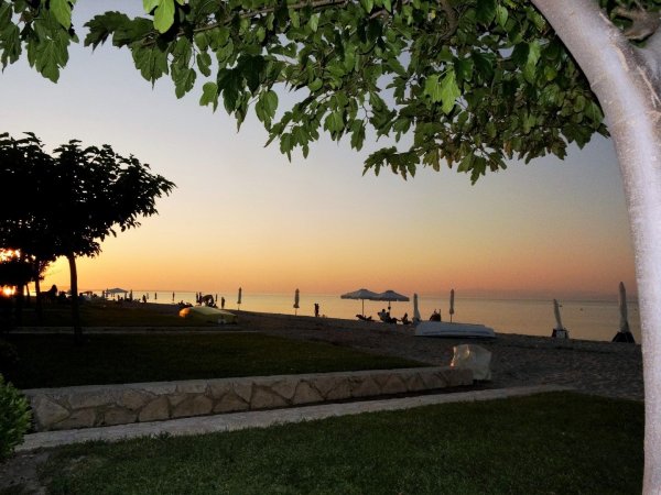 luxury residential just 70 meters from the amazing beach — photo 1