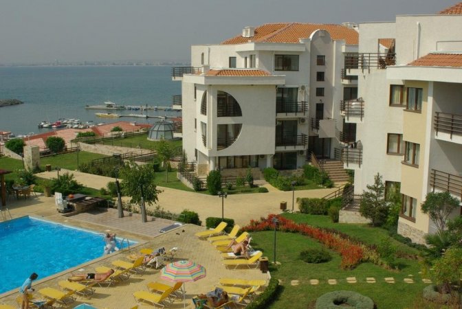 Apartments in Sveti Vlas. Complex "DIAMANT" — photo 2