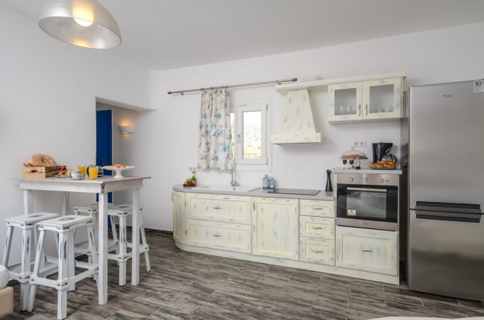 Yellow Villa with pool / 2 bedrooms Plaka Naxos — photo 5