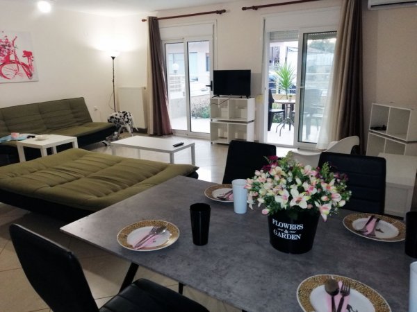Stylish apartment in Nea Peramos with garden — photo 2