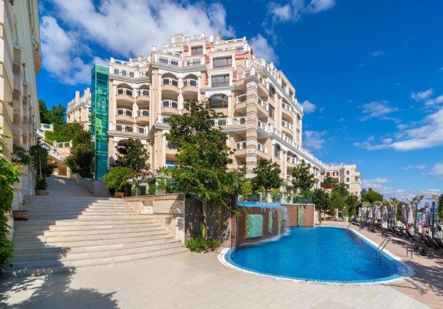 Luxury 1BD Ap In Private Lamer Complex - First Line, Pool and Private Beach. — photo 1
