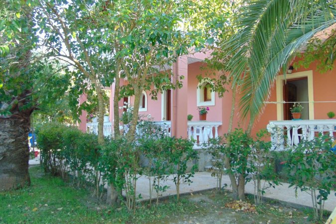 two serene, secluded studios for 4 to 6 persons 150 meters from the beach — photo 6