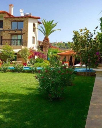 Beachfront Villa Olga — photo 3
