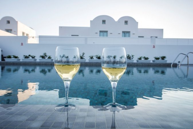 SANTORINI SEA FRONT PRIVATE VILLA WITH POOL ! — photo 3