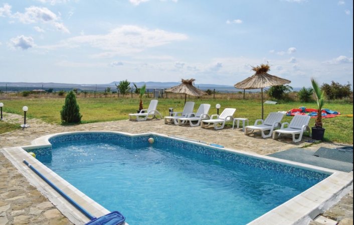 Villa with swimming pool for rent — photo 4
