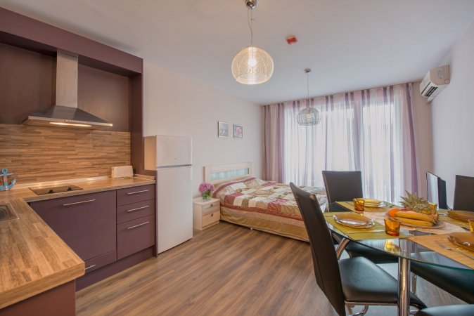Studio in Admiral Plaza Apartments — photo 4