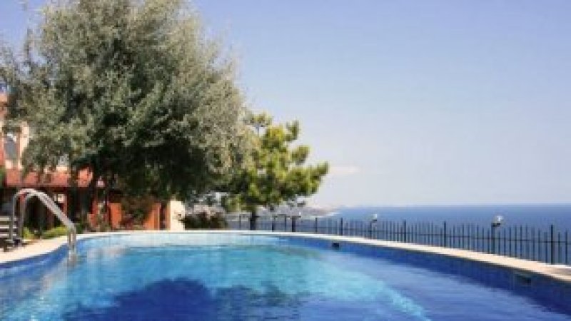 Panoramic villa with swimming pool near Albena — photo 1