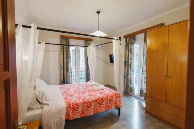 One bedroom apartment Mountain & partial Sea View — photo 1