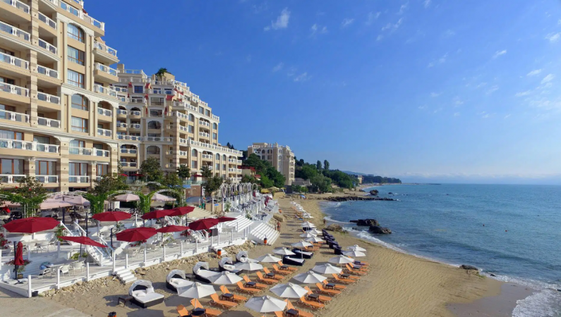 Luxury 1BD Ap In Private Lamer Complex - First Line, Pool and Private Beach. — photo 3