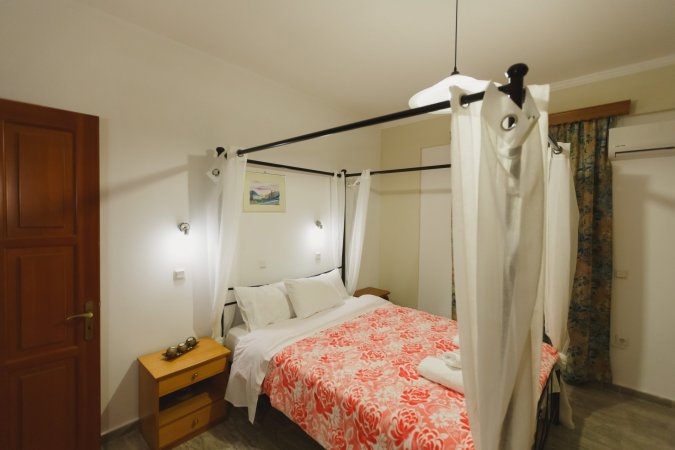 One bedroom apartment Mountain & partial Sea View — photo 3