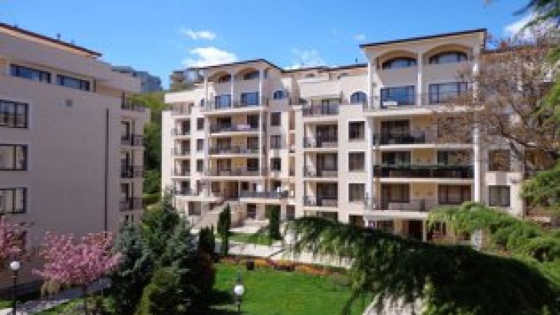One-bedroom apartment 100 metres from the beach in Golden sands — photo 1