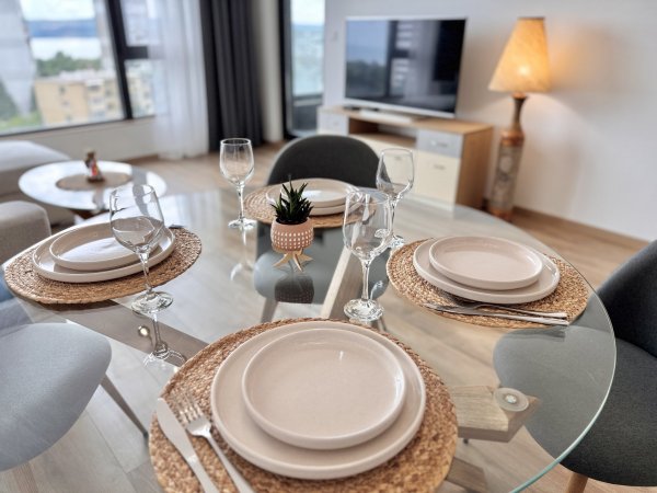 Breeze Home with Panoramic Sea View and Parking — photo 2
