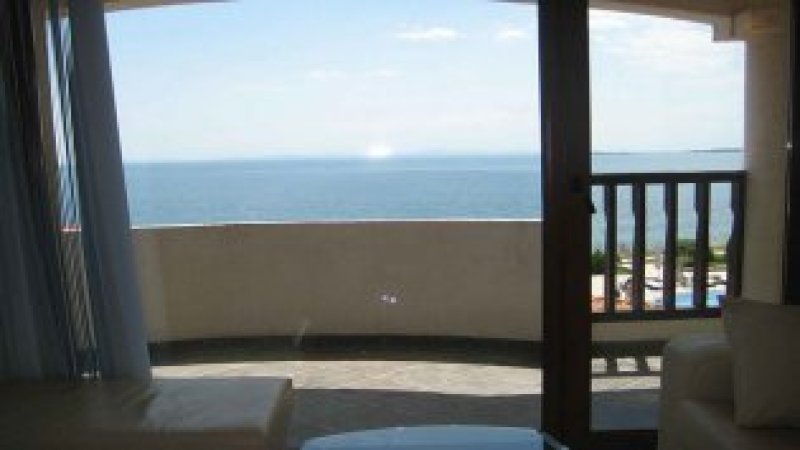 Apartment in Sun Coast complex 40 m from the sea. — photo 2