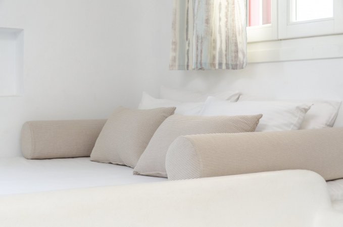 Yellow Villa with pool / 2 bedrooms Plaka Naxos — photo 6