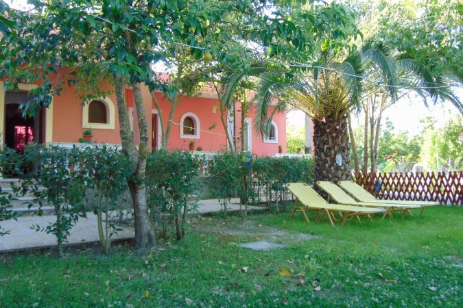two serene, secluded studios for 4 to 6 persons 150 meters from the beach — photo 4