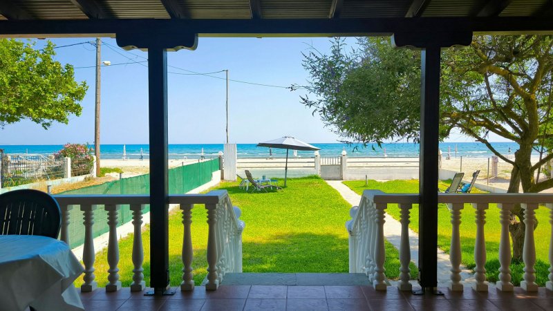 Byron's Beach House — photo 1