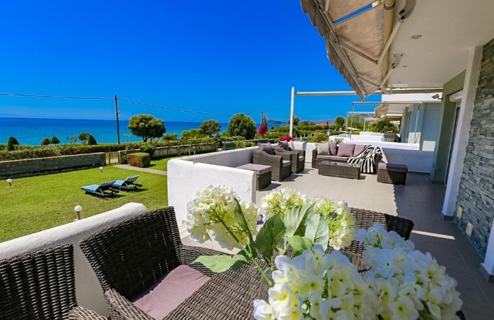 Mira Mare Beachfront Villa — снимка 2