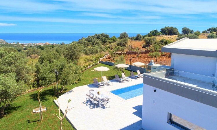 Moonlight Grand Villa Heated Pool — photo 6
