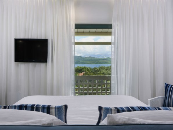 Deluxe room with sea view — photo 3