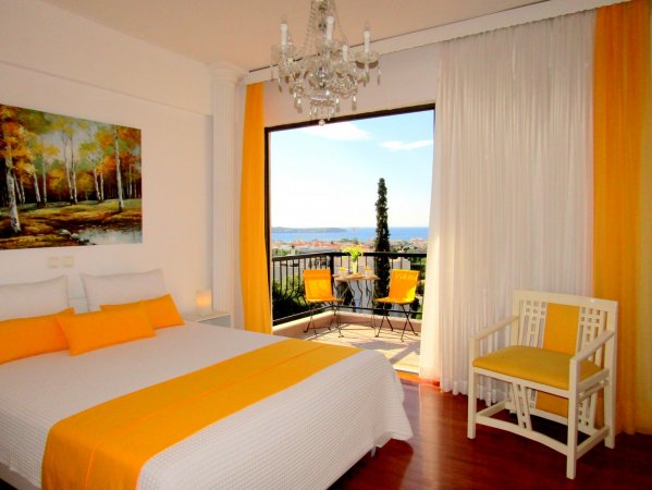 Sea and the City Luxury Sea View Aprt.3bdrm sleeps 7