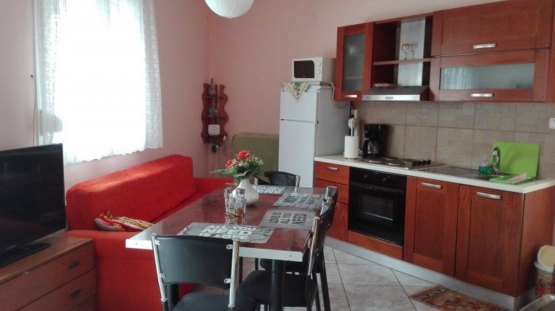 Apartment with a huge Balcony and 10 min away from Metro! — фото 2