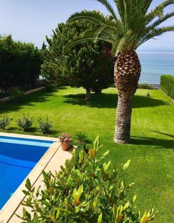 Beachfront Villa Olga — photo 1