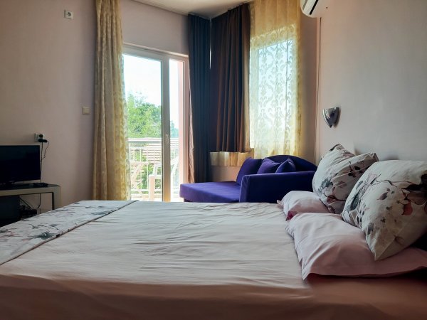 Double room with a view to Strandzha mountain in Rezvaya house — photo 6