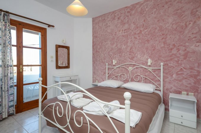 Depis economy double room Naxos town — photo 1