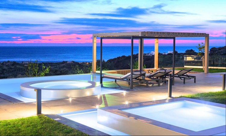 Mistral Suite Heated Pool — photo 2