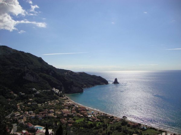 Sea view central apartment 100mts from the beach.