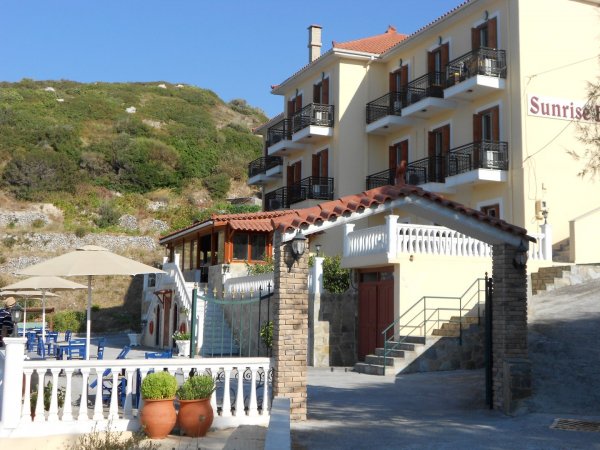 Hotel Sunrise Beach — photo 1