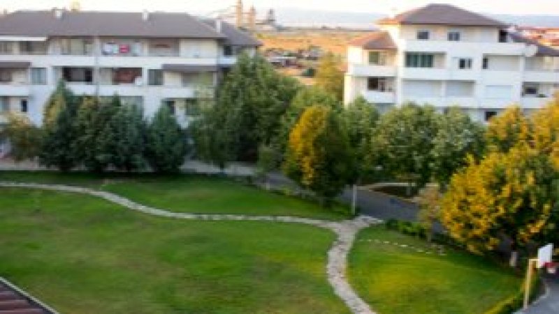 Apartment in a complex with separate entrance and balcony — photo 3