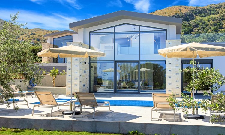 Moonlight Grand Villa Heated Pool — photo 2