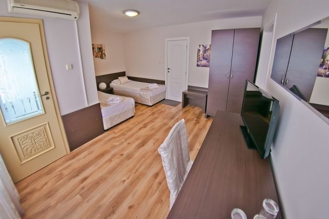 Double Room with Two Beds — photo 2