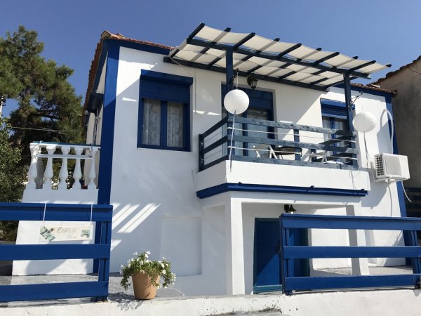 Endless blue house — photo 5