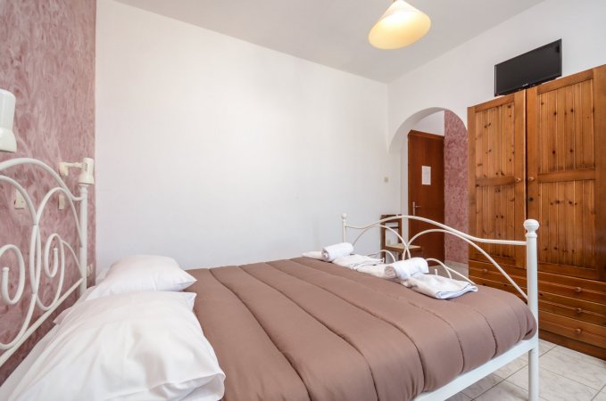 Depis economy double room Naxos town — photo 5