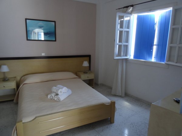 Blue Island Perissa Family — photo 3