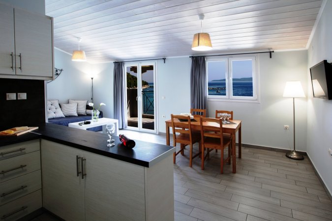 CAPTAIN NICK HOTEL  Apartments with sea view — photo 4