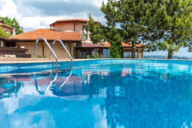 Lovely villa with а privat pool and jacuzzi ;fireplace;amazing sea view ,lovely garden,BBQ — photo 4