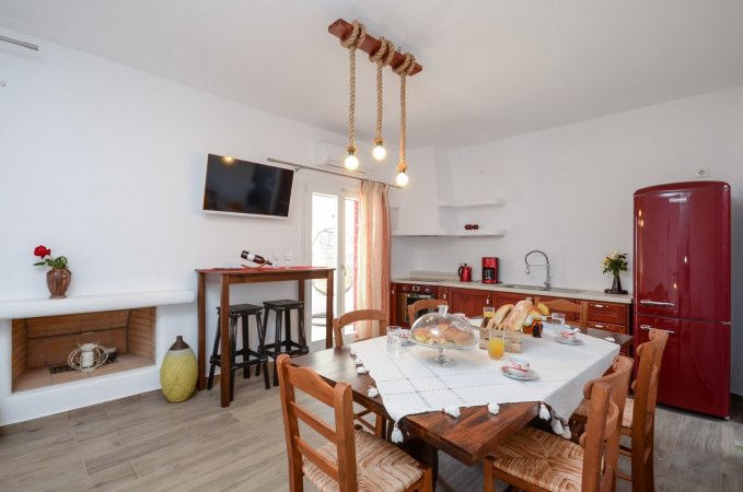 Naxos  elegant luxury villa with pool /jacuzzi and sea view — photo 4