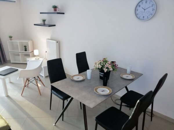 Stylish apartment in Nea Peramos with garden